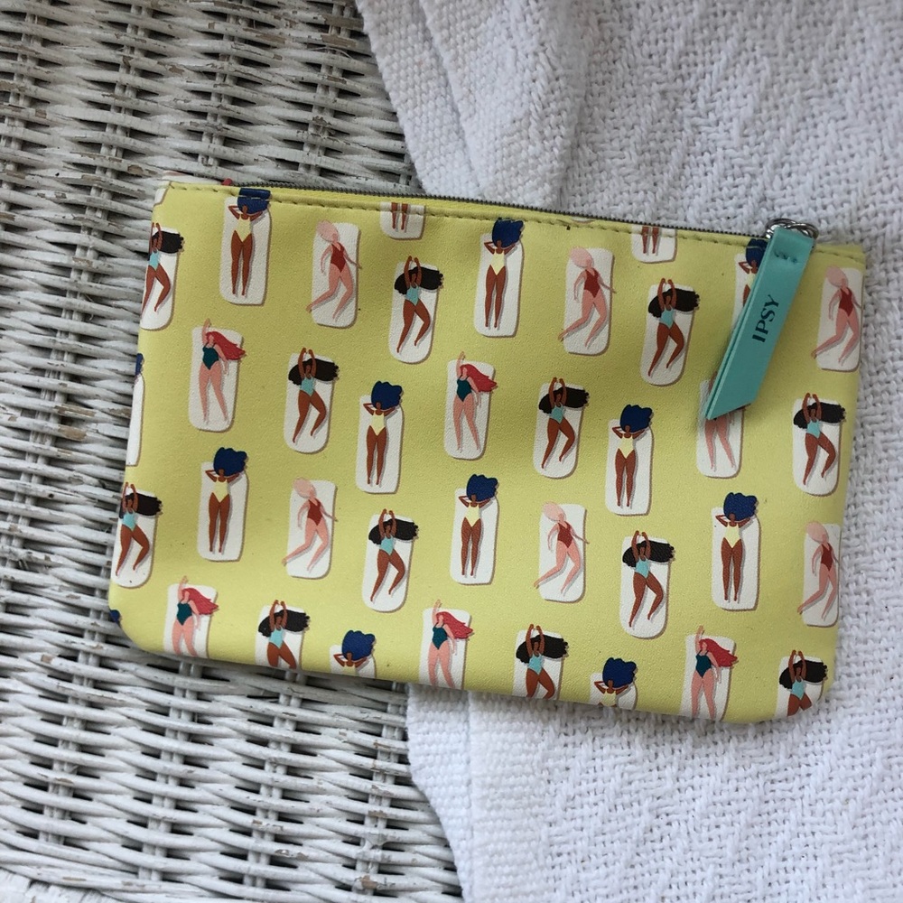 NWOT Cute Travel Make Up Bag💛